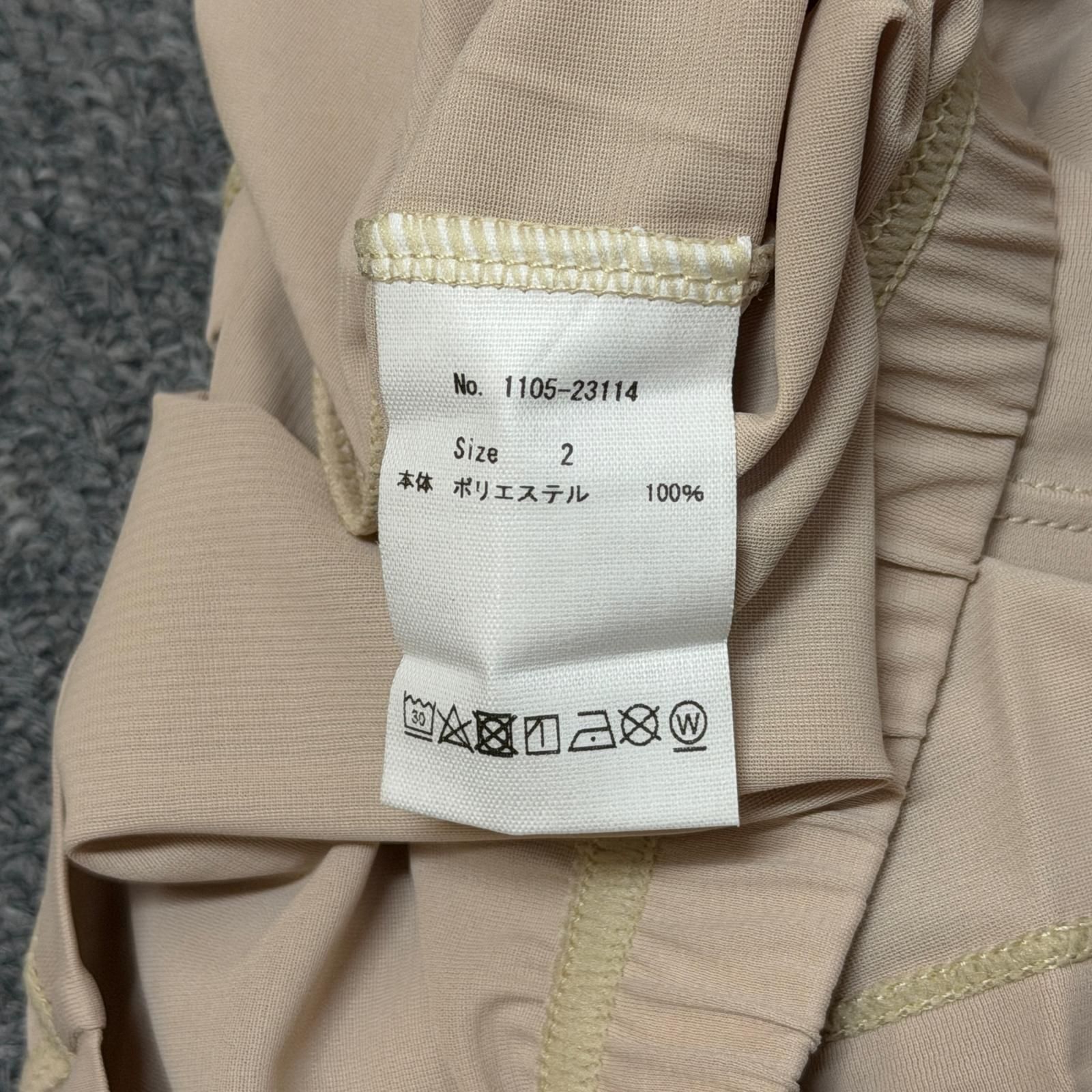 CPG GOLF ベージュパンツ ロゴ入り サイズ2 参考上代24200円 未使用 CPG GOLF ドライタッチショートパンツ ミニ丈