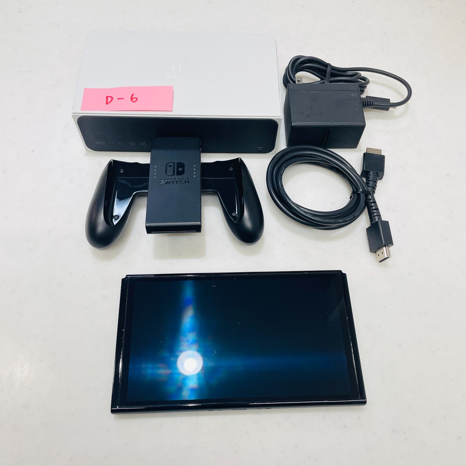 美品 2023年製 Nintendo Switch 有機ELモデル 本体 ホワイトドック