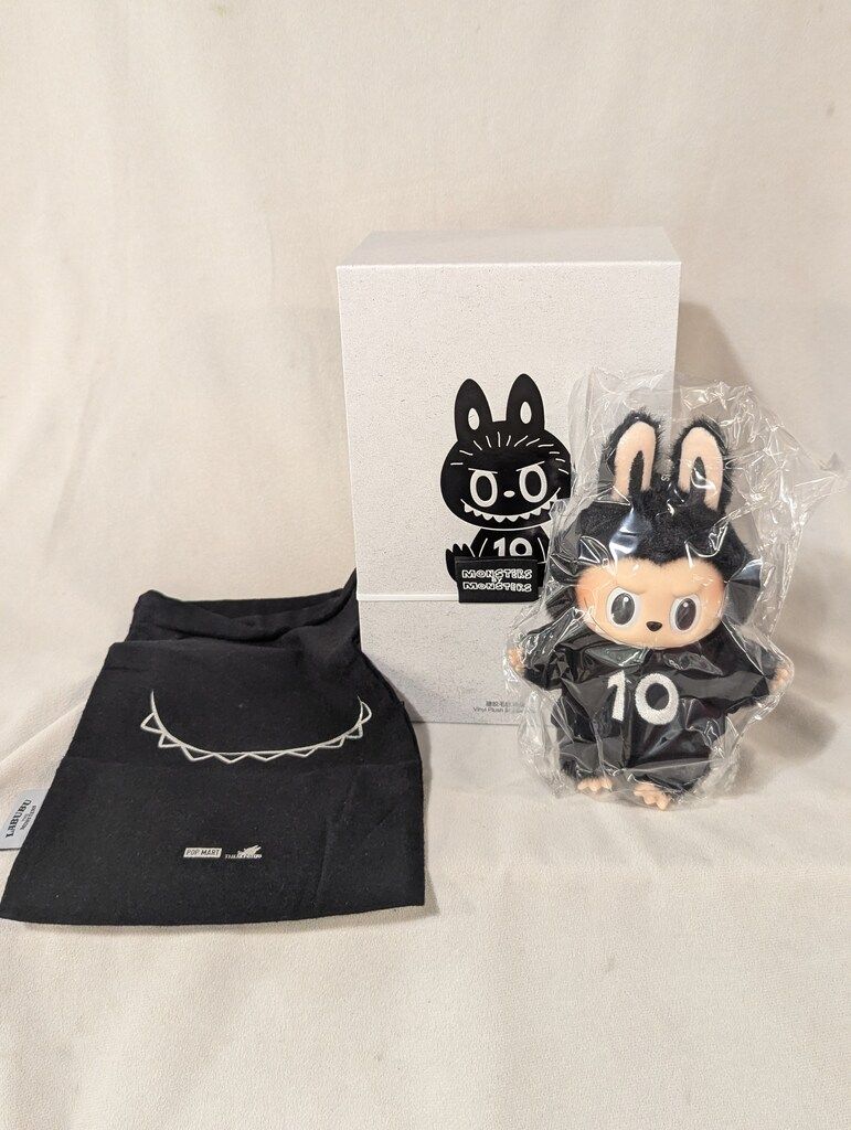 POP MART The monsters 10th Anniversary Exhibition Limited LABUBU Vinyl Plush Blister pack