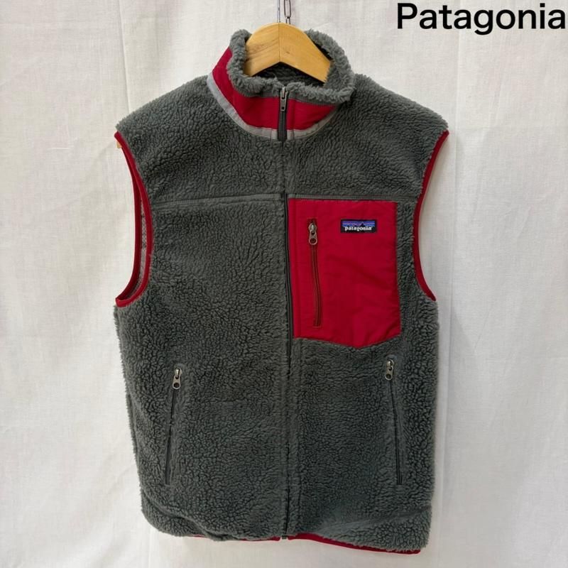 パタゴニア クラシックレトロXベスト ボアフリースベスト 23047 S グレー×レッド メンズ S ISItems【USED】【古着】【中古】50163919