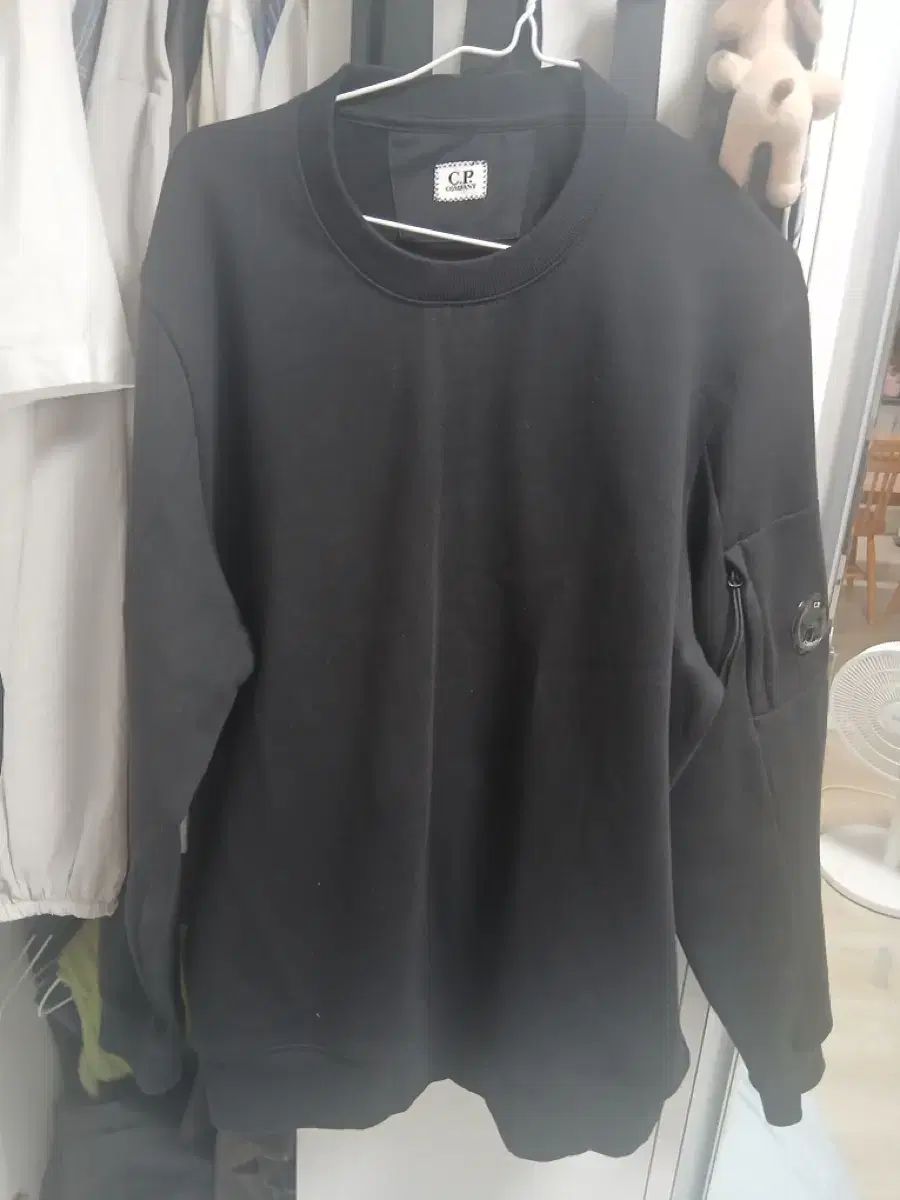 C.P. COMPANY シーピーカンパニー スウェット ブラック