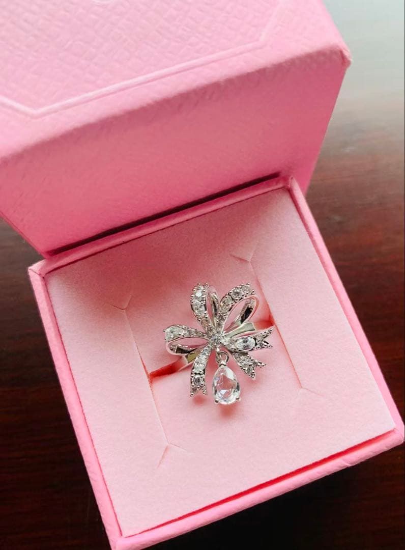 スワロフスキー Swarovski Volta リング　リボン
