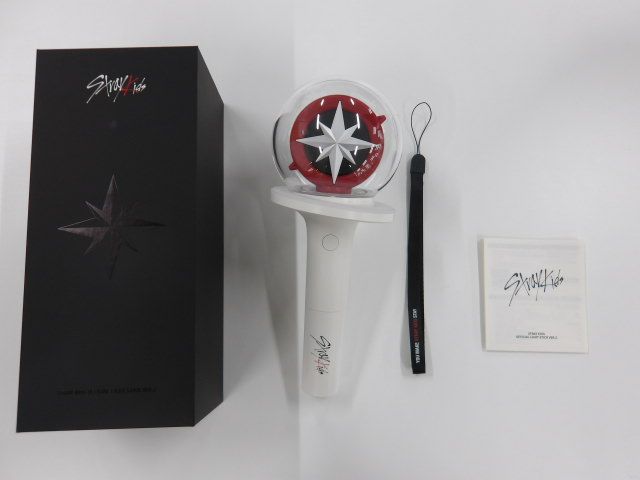 Stray Kids ペンライト OFFICIAL LIGHT STICK VER.2 - メルカリ