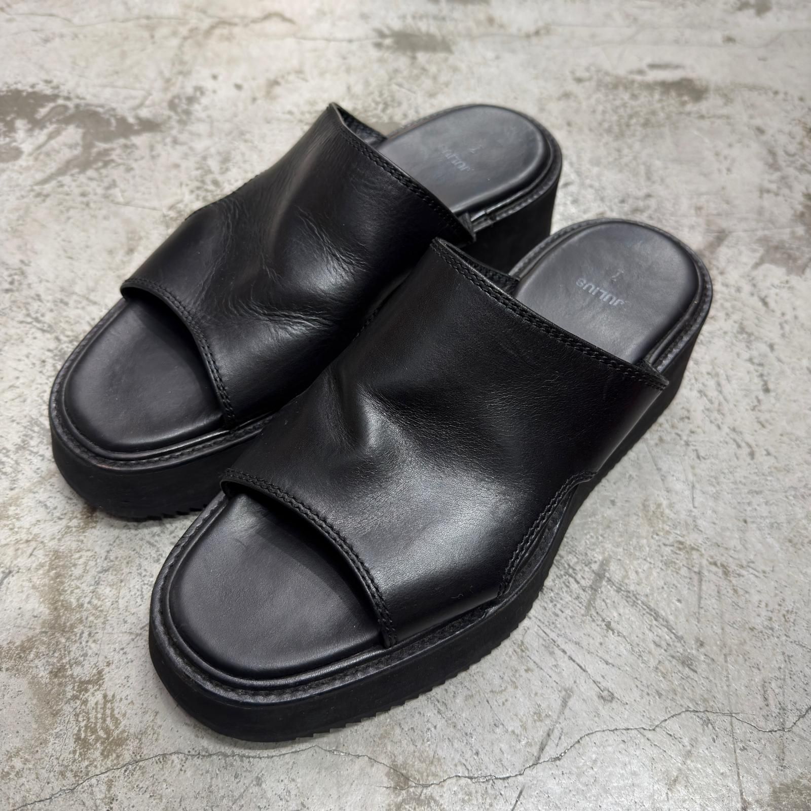 JULIUS Edge Cut Leather Sandal レザー サンダル ユリウス 897FWM3