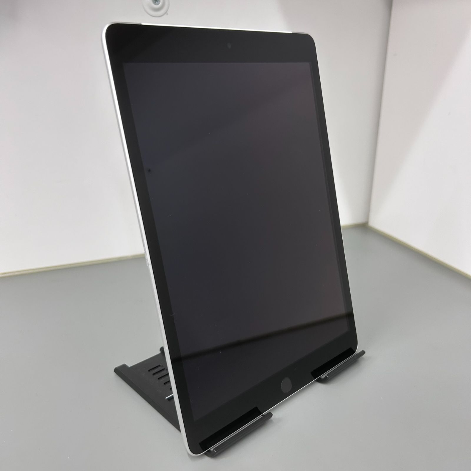 156] 【状態：バッテリー容量 76%(検査時)】iPad 第9世代 Wi-Fi+