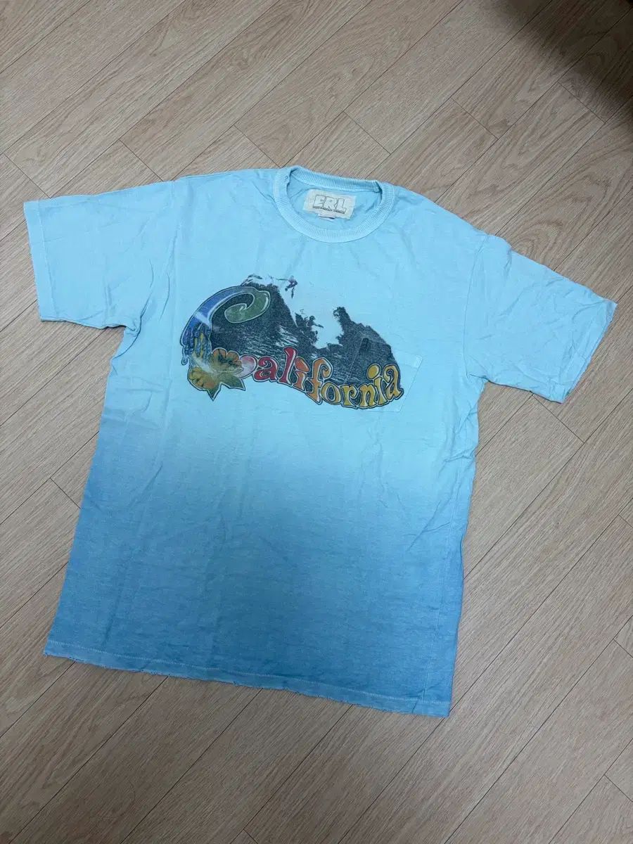 L ERL（エルエル）カリフォルニア グラデーション 半袖 Tシャツ