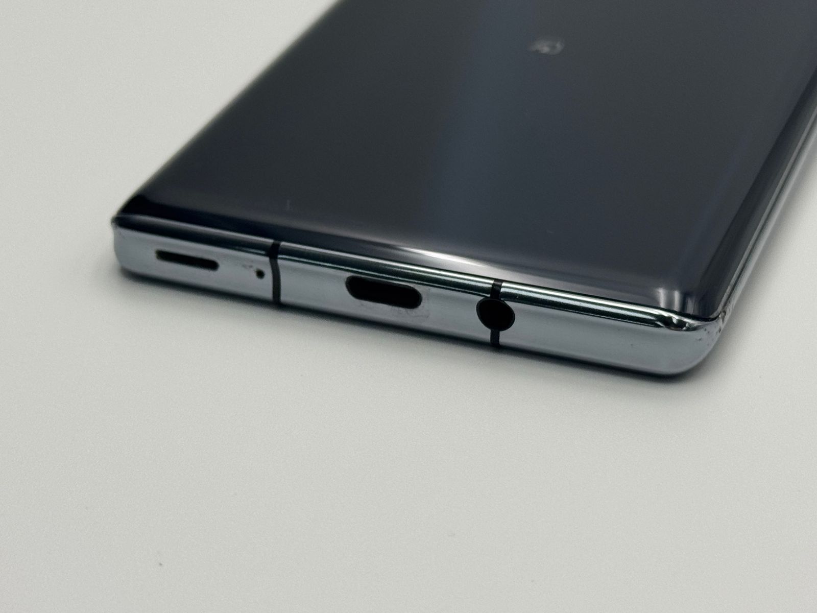 スマートフォン・携帯電話 【訳ありD】AQUOS R6 SH-M22 ブラック SIM
