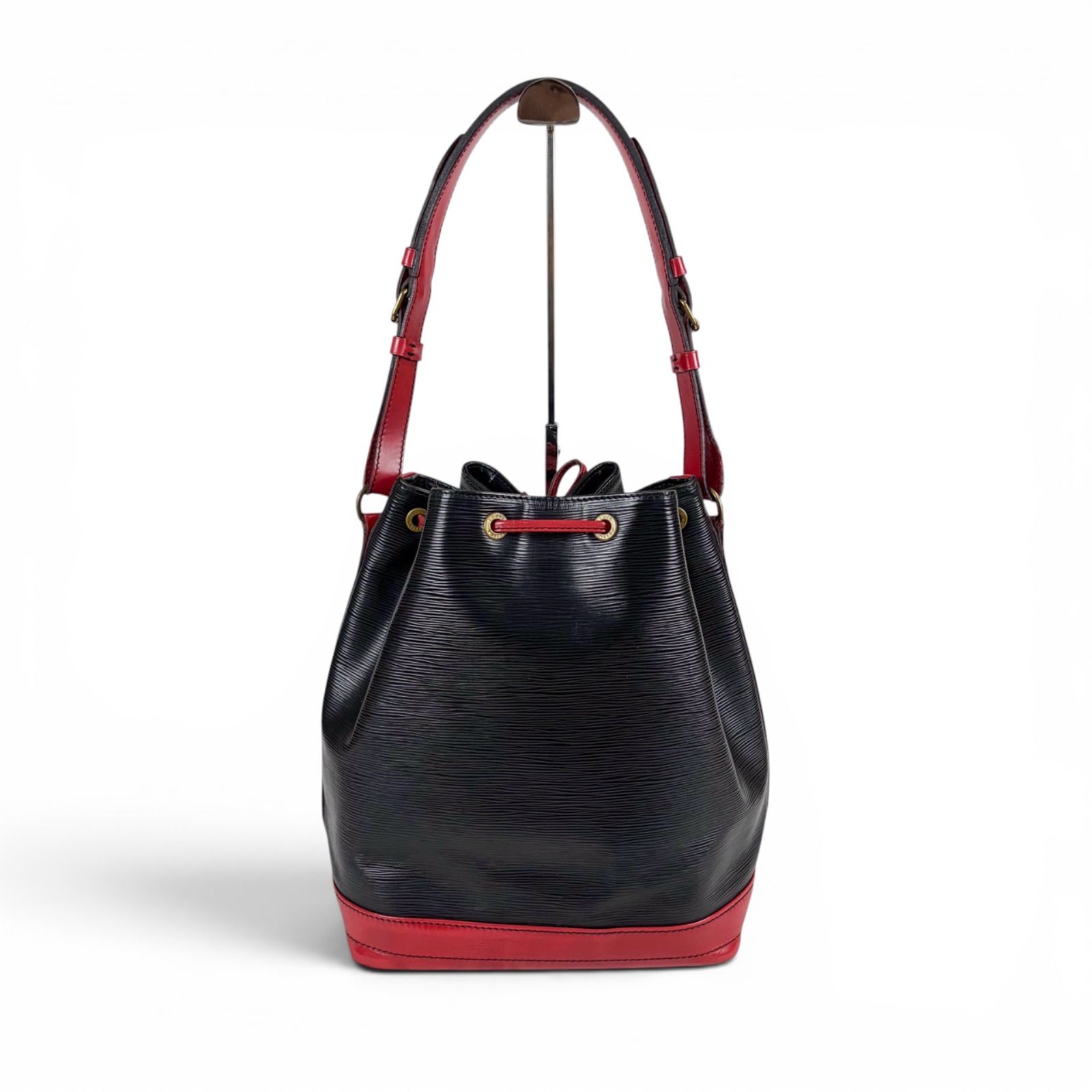 LOUIS VUITTON Noe Epi Leather ルイヴィトン ノエ 肩掛け ショルダー