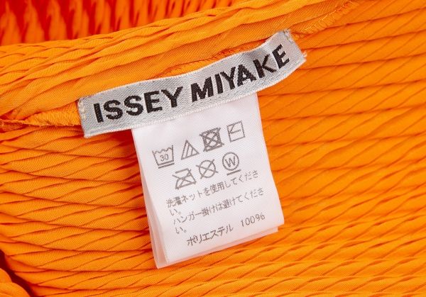 イッセイミヤケISSEY MIYAKE プリーツモックネックワンピース オレンジ