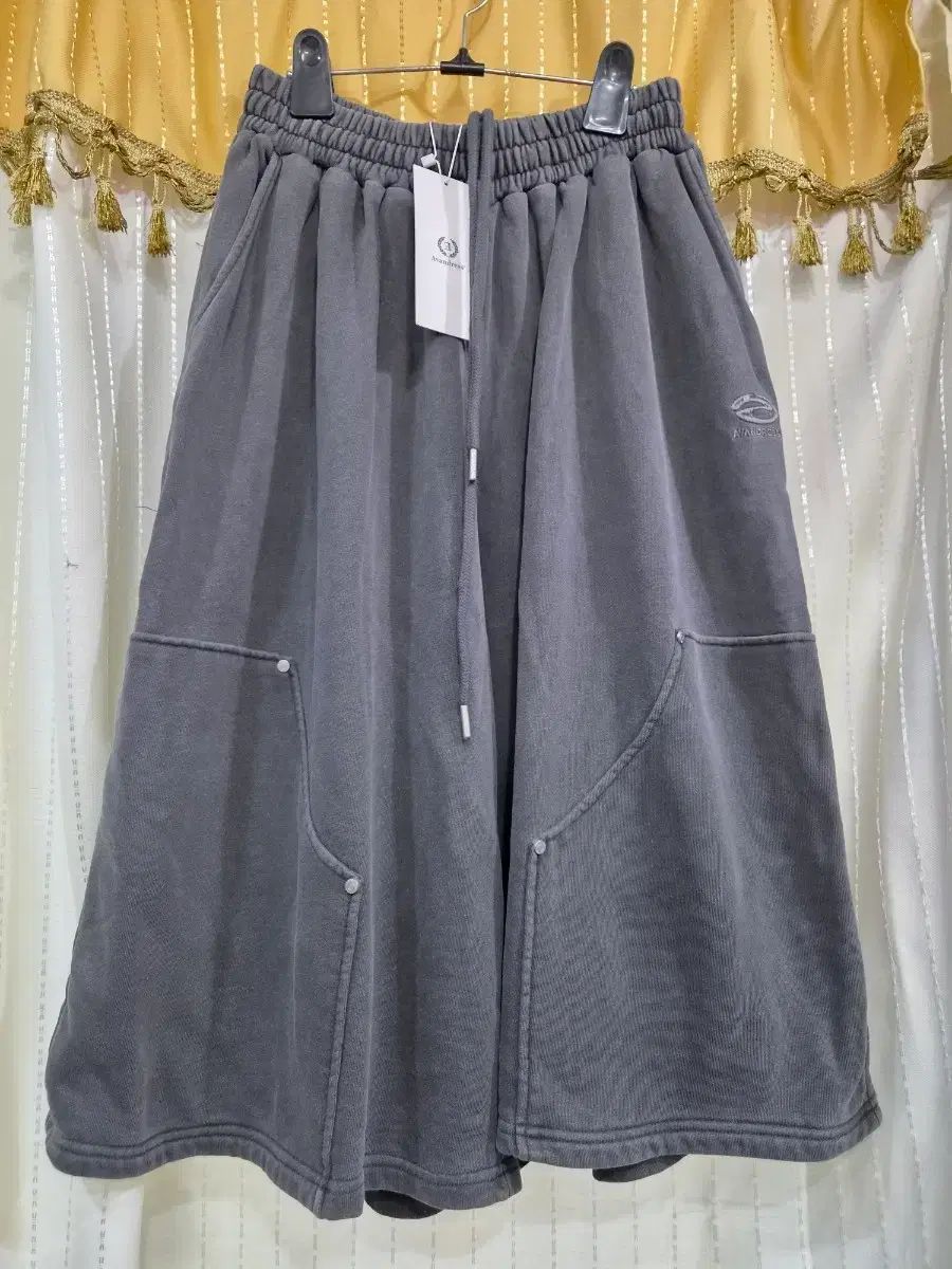 アバント スウェット グレー ワイドパンツ