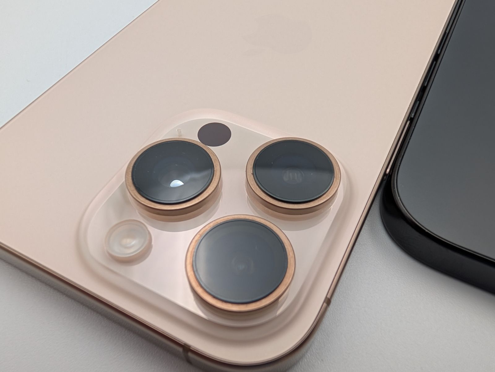 ジャンク】iPhone16PRO/MAX 3台まとめ SIMフリー - メルカリ