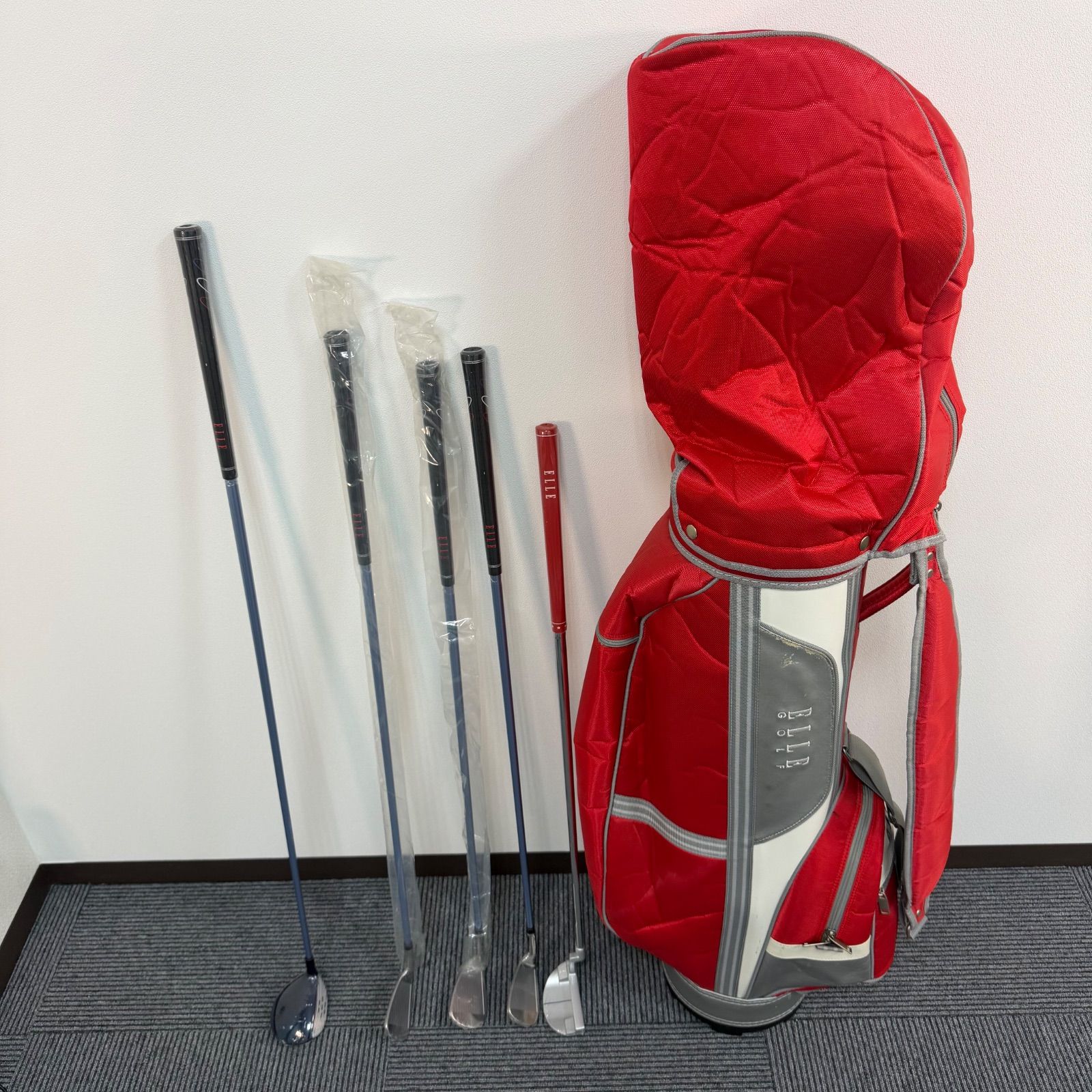 【ヴィンテージ・美品】ELLE Golf キャディバッグ レッド フード付き ELLE GOLF レディース ゴルフクラブセット 新品5本 キャディバッグ付