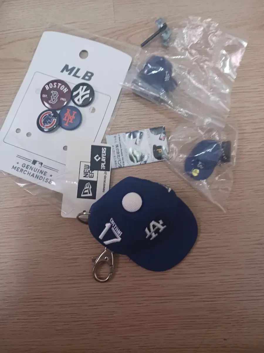 NEW ERA 大谷 LAドジャース 帽子 キーホルダー 限定モデル + ミニチュア 帽子 2個 (希望提示)