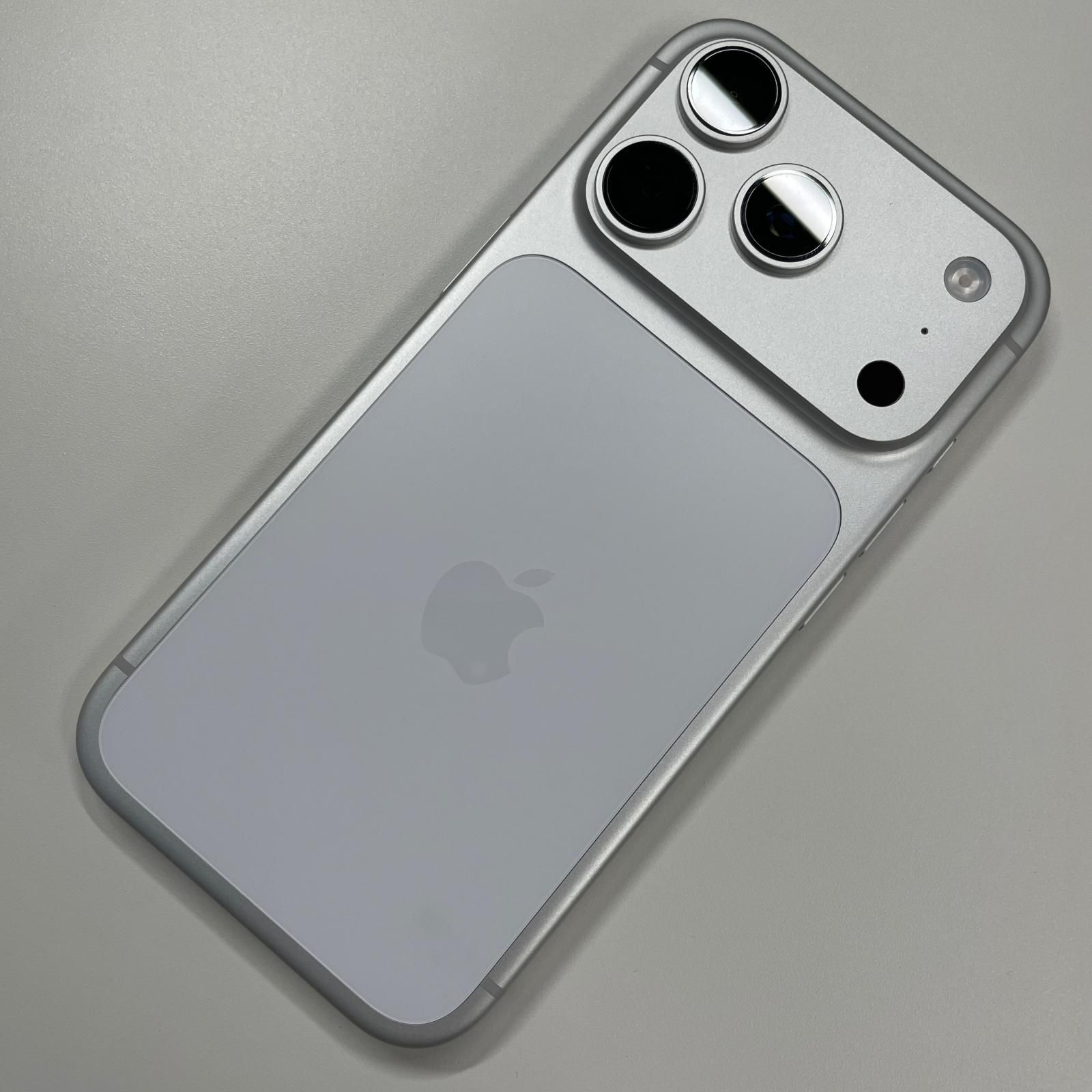 SIMフリー iPhone 17 Pro 256GB シルバー - メルカリ