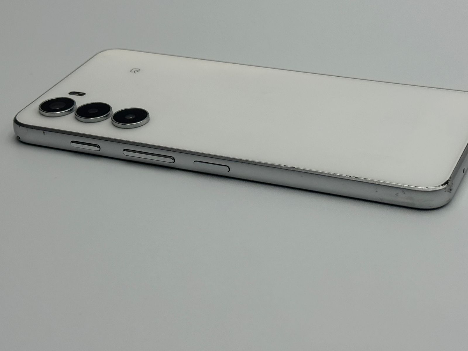 中古D nubia S 5G 128GB ホワイト SIMフリー - メルカリ