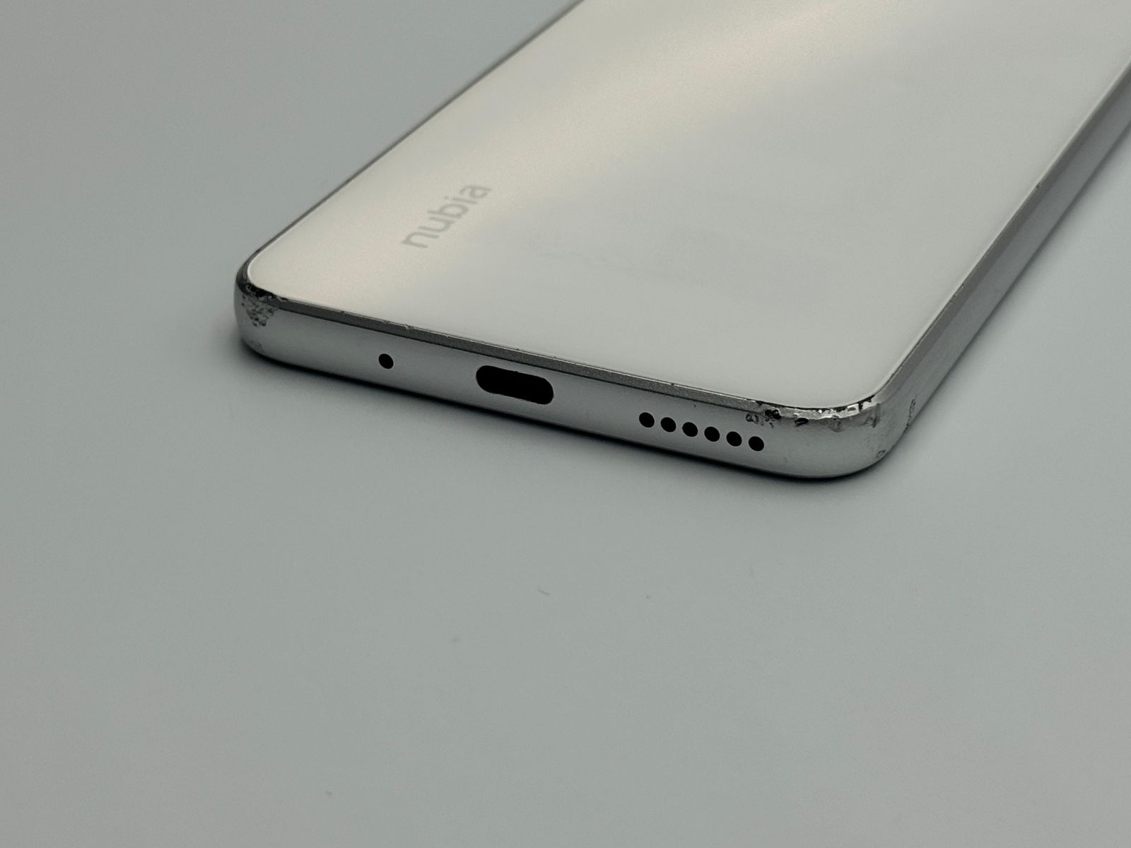 中古D nubia S 5G 128GB ホワイト SIMフリー - メルカリ
