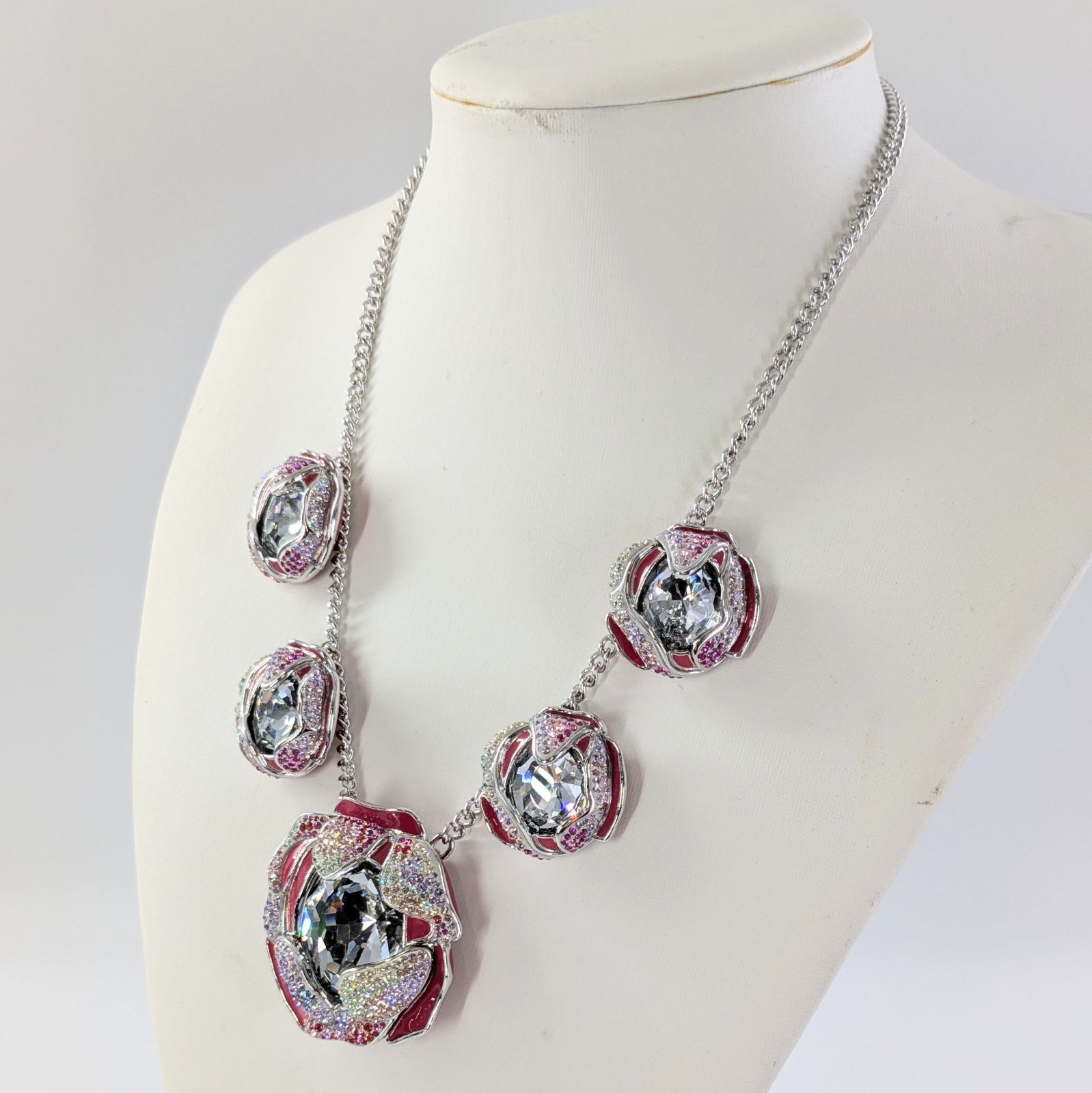Swarovski スワロフスキー ネックレス オーセンティックフラワーズ ローズ 薔薇 ラインストーン 大粒 レディースアクセサリー 箱【QG-316】 15,444円