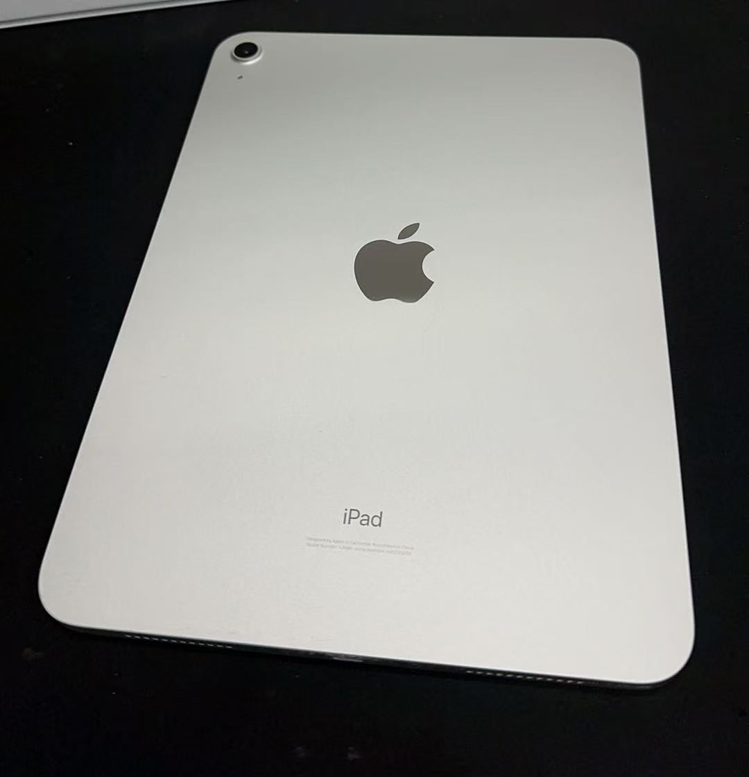 iPad 第10世代 64GB シルバー Wi-Fi 美品 - メルカリ