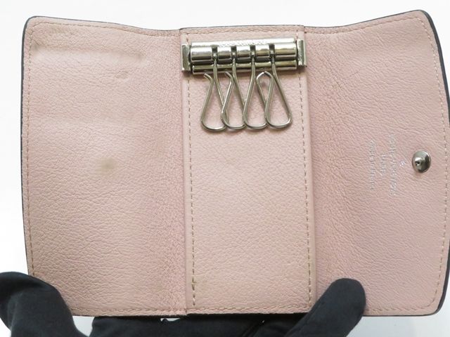 LOUIS VUITTON ルイ・ヴィトン ミュルティクレ4 マヒナ ピンク M64056
