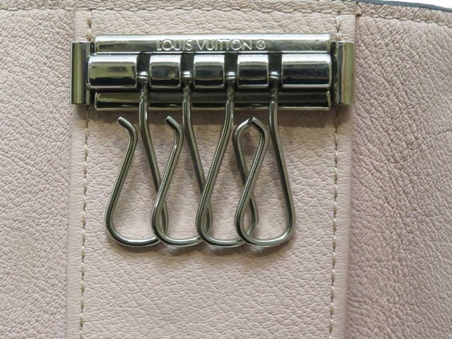 LOUIS VUITTON ルイ・ヴィトン ミュルティクレ4 マヒナ ピンク M64056