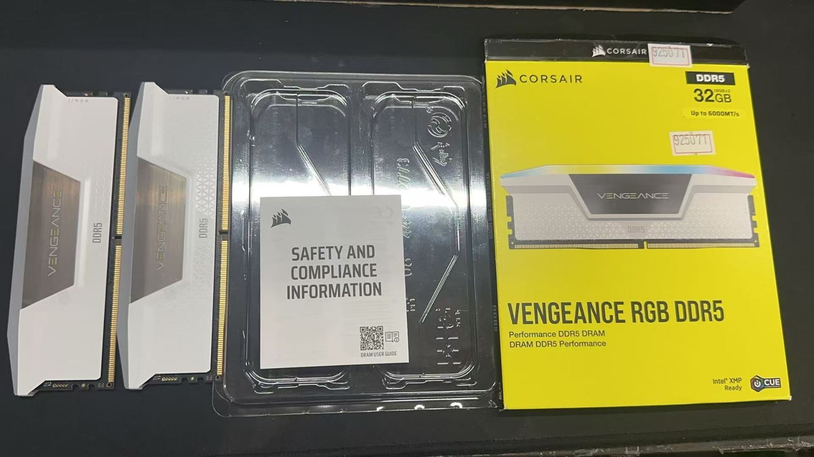 CORSAIR VENGEANCE RGB DDR5 32GB 美品 - メルカリ