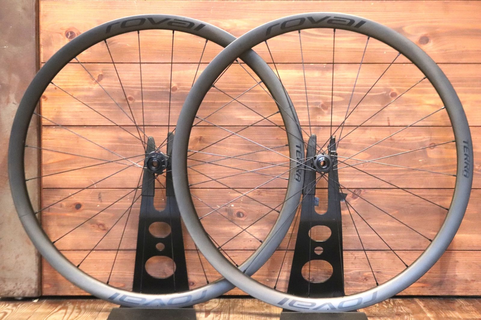 ロヴァール ROVAL テラ TERRA CL カーボン チューブレスレディ