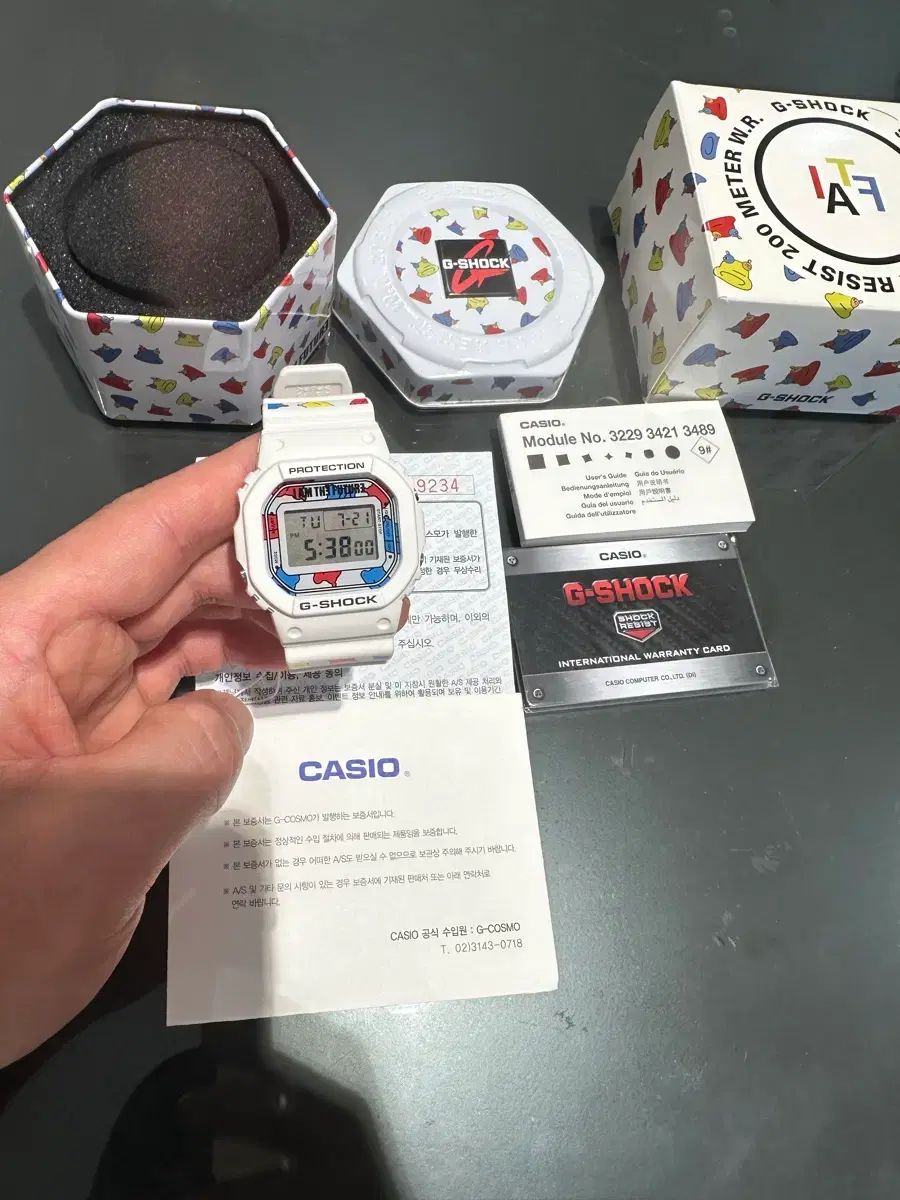 カシオ G-SHOCK 白 マルチCOLOR Tシャツ