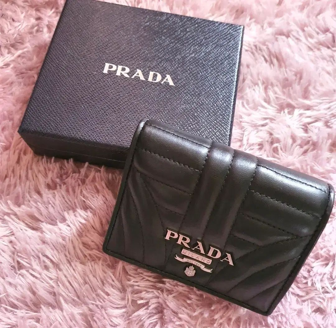 PRADA プラダ ナッパ ナッパ ダイアグラム ダイアグラム 二つ折り財布 出品