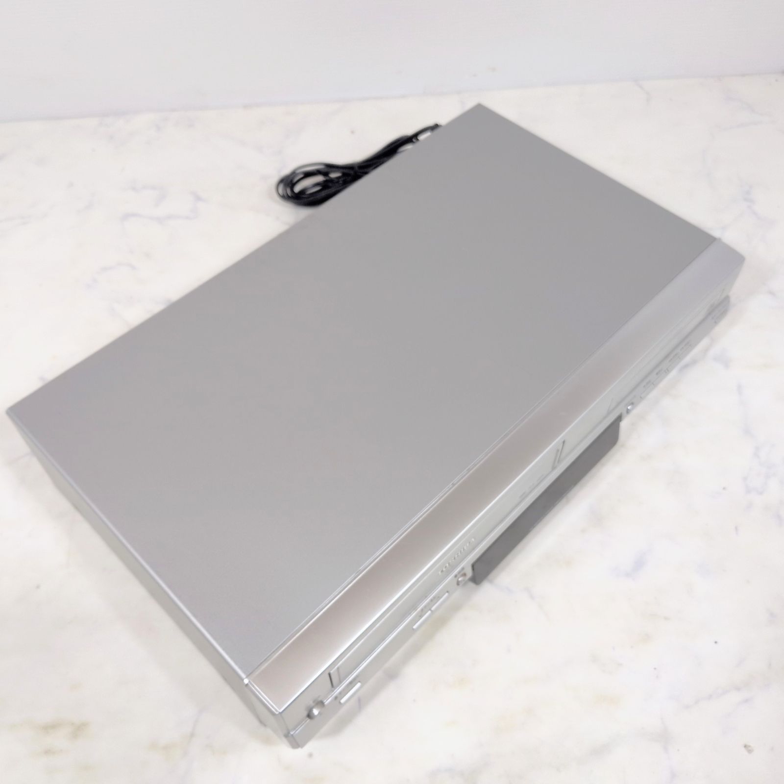 TOSHIBA VHSビデオデッキ一体型DVDプレーヤー SD-V700 - メルカリ