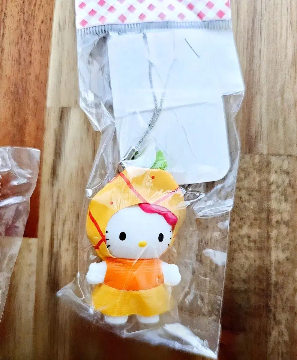 パイナップル ハローキティ ドレスアップ ハローキティ 超小型 ハローキティ