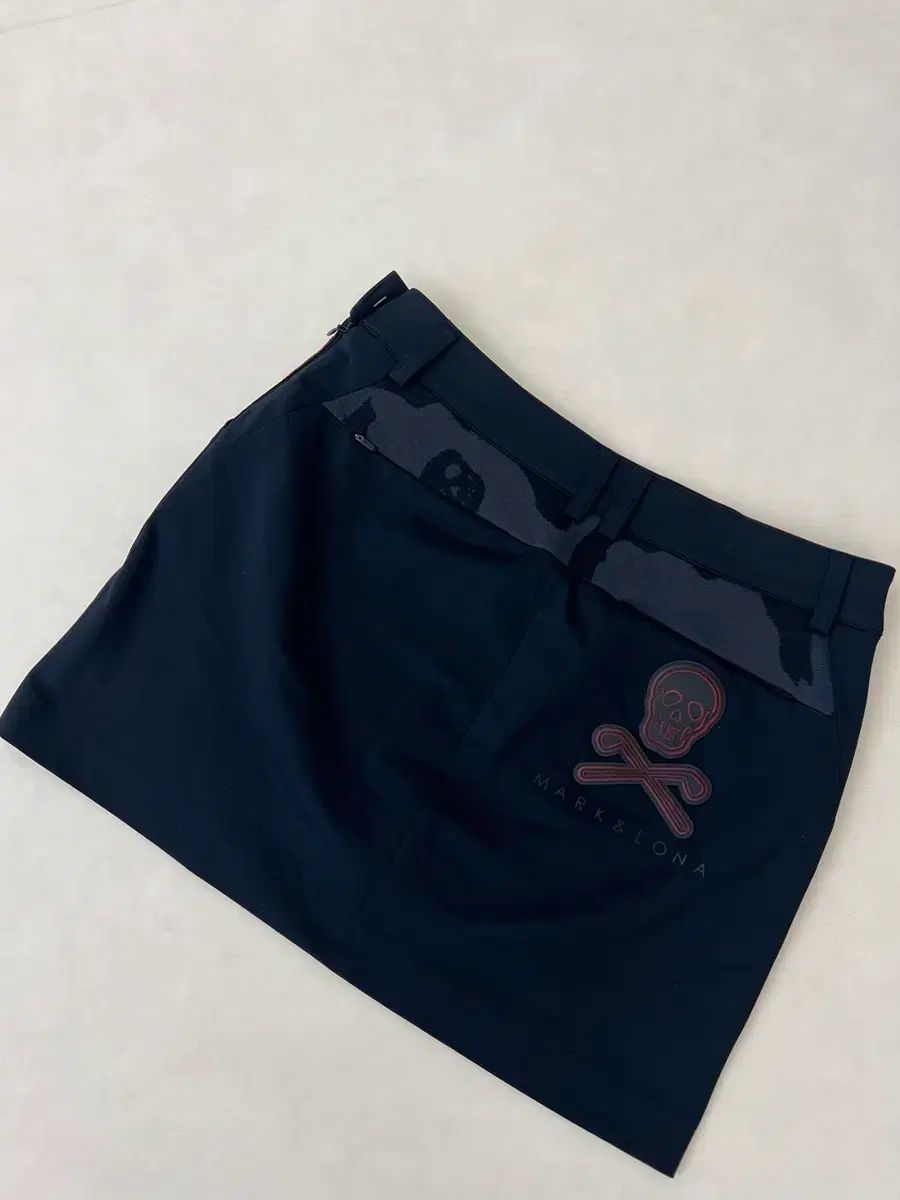 超メルカリ市★MARK&LONA マークアンドロナ スウェットスカート 濃紺 S 百貨店購入 MARK & LONA マークアンドロナ トーナメント EDITION
