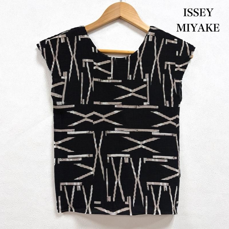イッセイミヤケ me 総柄 幾何学模様 プリーツ ノースリーブ カットソー