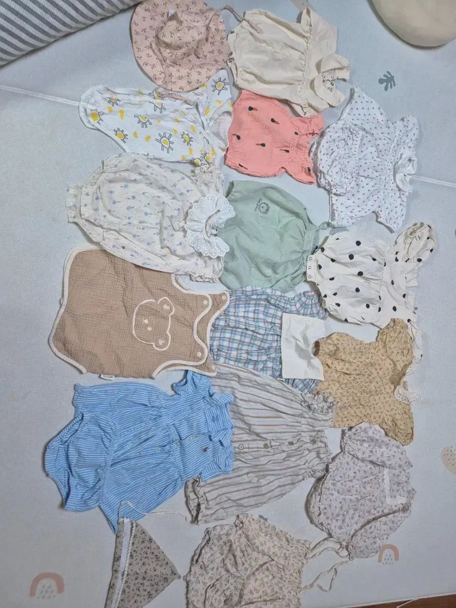 女の子 80号 ベビー服 11枚 1～2枚分の価格でゲットしてください (3枚はサービス)