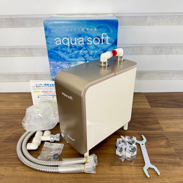 未使用品 焼けあり ハウステック シャワー用軟水器 アクアソフト AQ