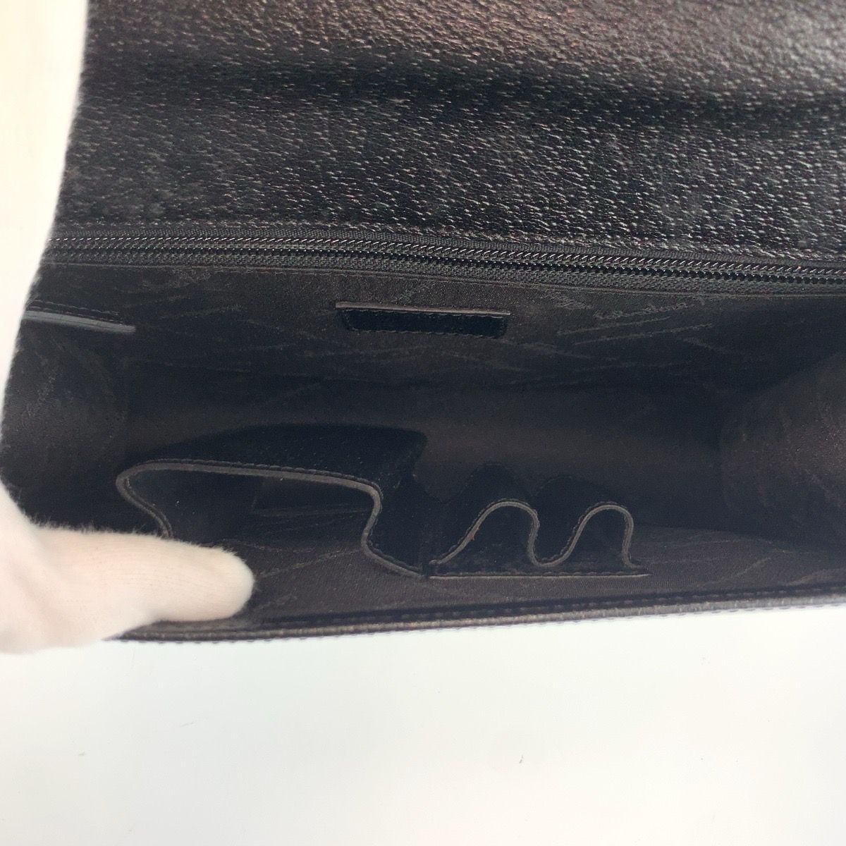 美品 Salvatore Ferragamo サルヴァトーレフェラガモ ブラック 黒
