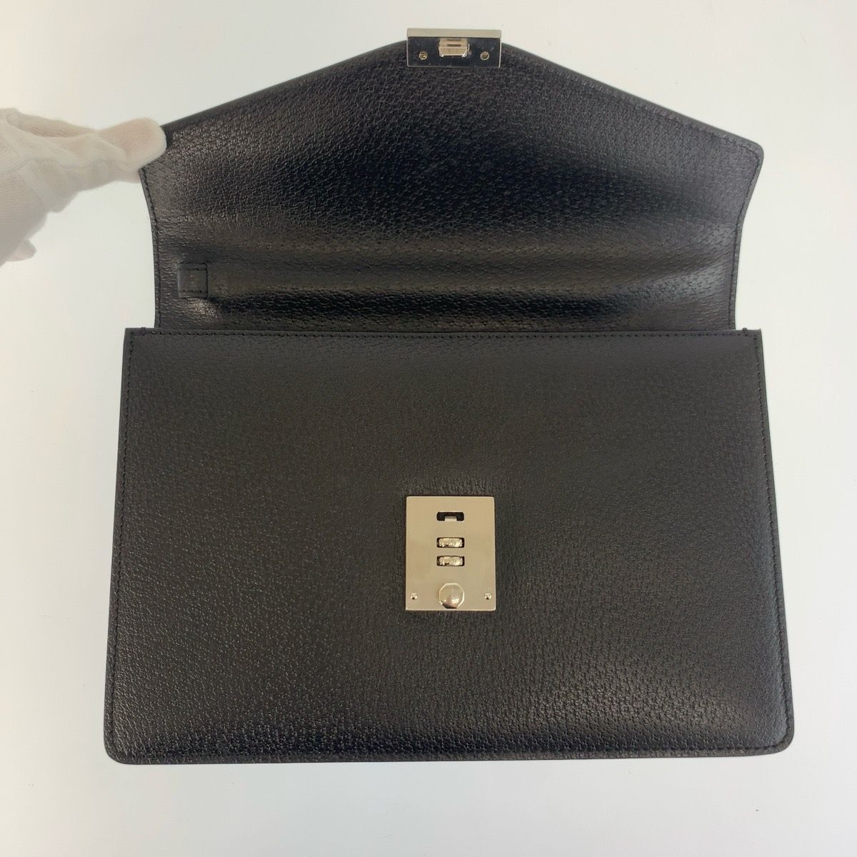 美品 Salvatore Ferragamo サルヴァトーレフェラガモ ブラック 黒 シルバー金具 レザー EO-24 5535 クラッチバッグ セカンドバッグ メンズ 603439 【中古】 美品 Salvatore Ferragamo サルヴァトーレフェラガモ ブラック 黒