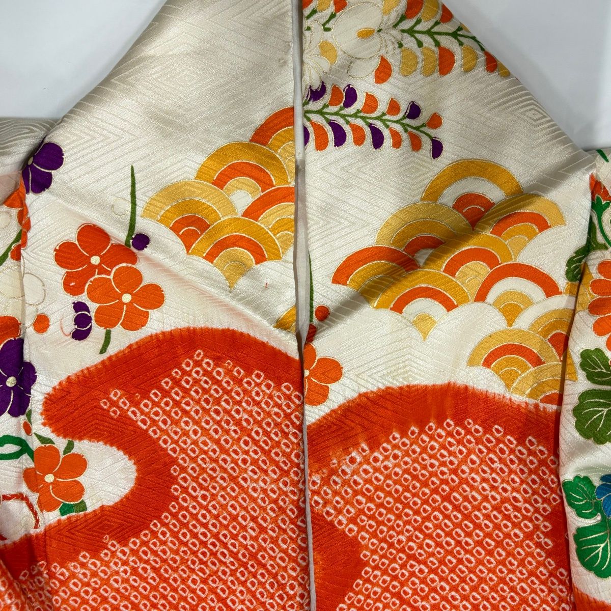 振袖 身丈162.5cm 裄丈65cm M 袷 菊 藤 刺繍 金彩 オレンジ 正絹 秀品