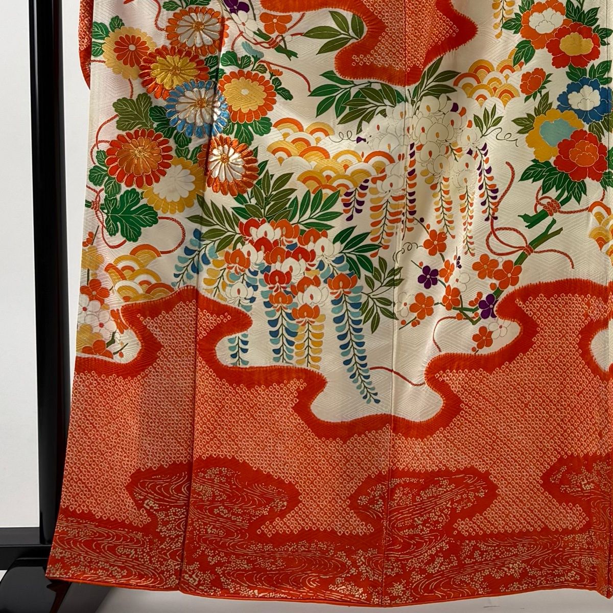 振袖 身丈162.5cm 裄丈65cm M 袷 菊 藤 刺繍 金彩 オレンジ 正絹 秀品