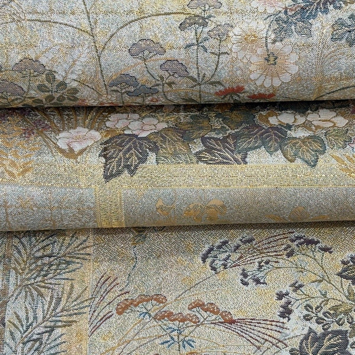 丸帯 逸品 琳派大全集 俵屋宗達 尾形光琳 酒井抱一 草花 鳥 箔 金色 お太鼓柄 正絹 【中古】 丸帯 逸品 琳派大全集 俵屋宗達 尾形光琳 酒井抱一 草花 鳥 箔 金色 お太鼓柄 正絹 【中古】