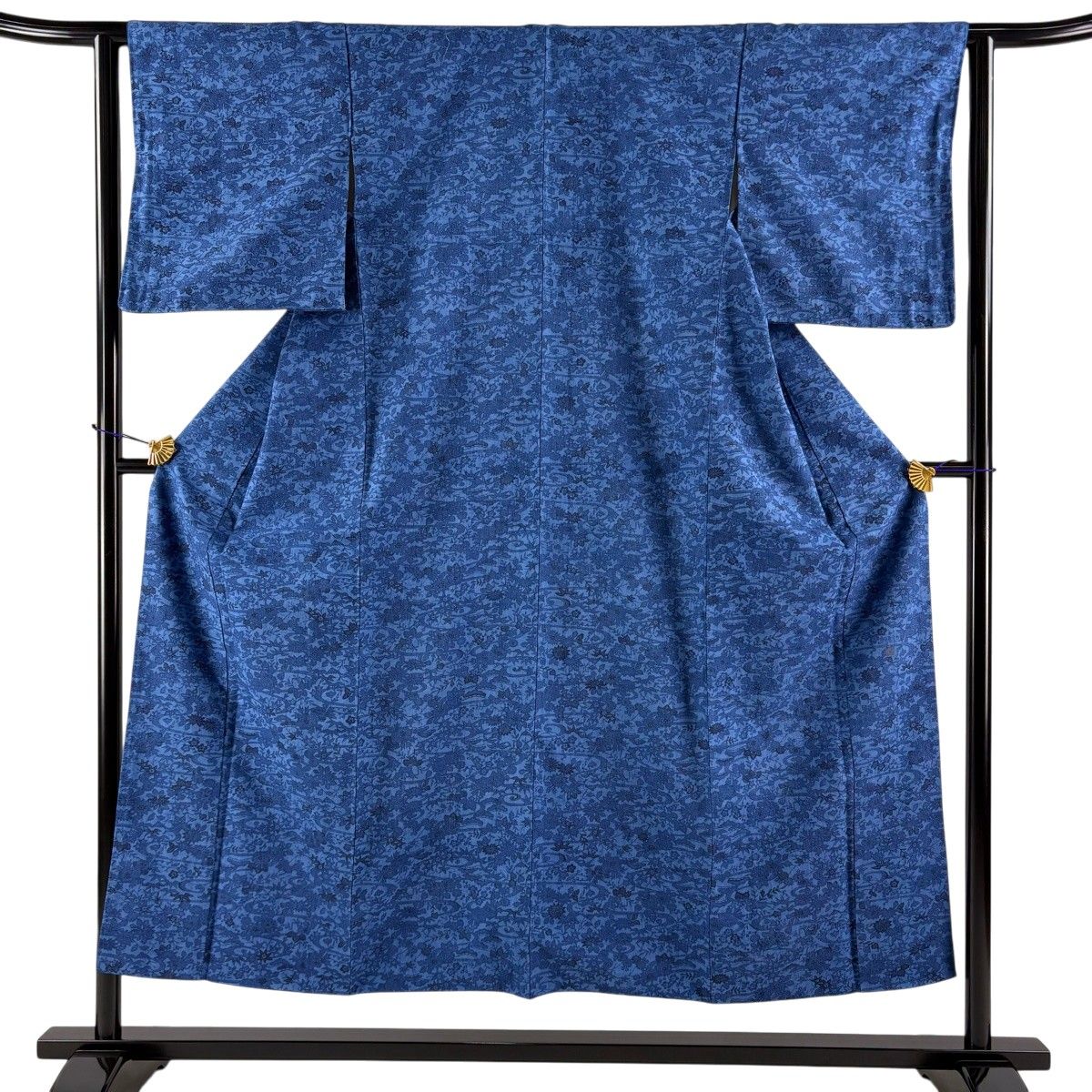 【美品】 小紋 身丈151cm 裄丈62.5cm S 袷 紬地 角田智造 落款 松竹梅 流水 藍染 青 正絹 名品 【中古】