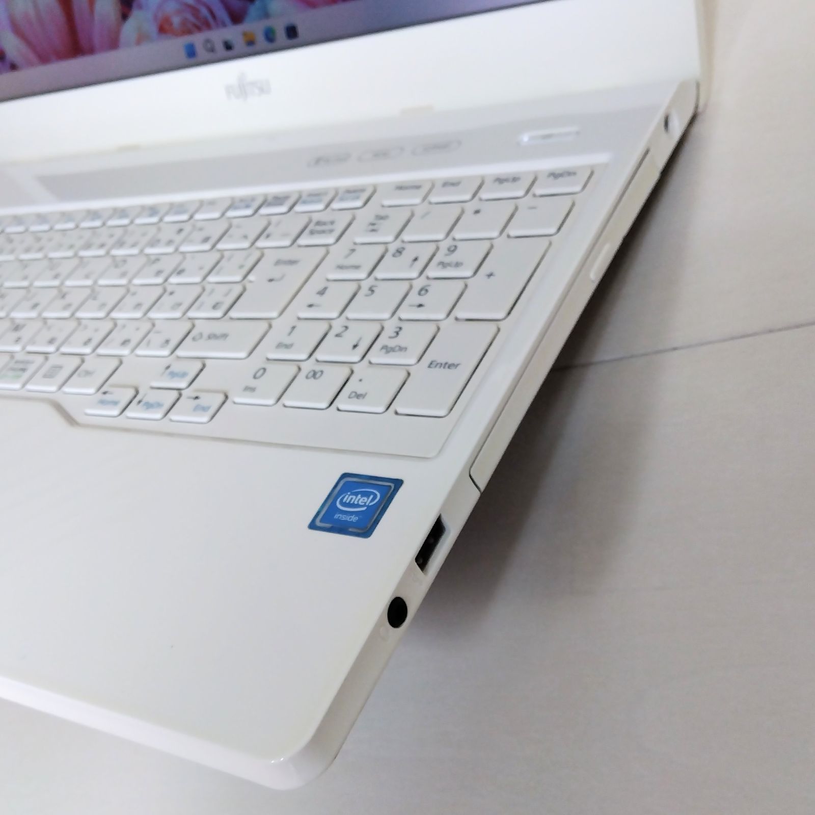 富士通ノートパソコン✨タッチパネル✨爆速SSD✨Core i7Windows11 33✨Windows11✨高速SSD✨富士通ノートパソコン✨カメラ＆Office付きPC