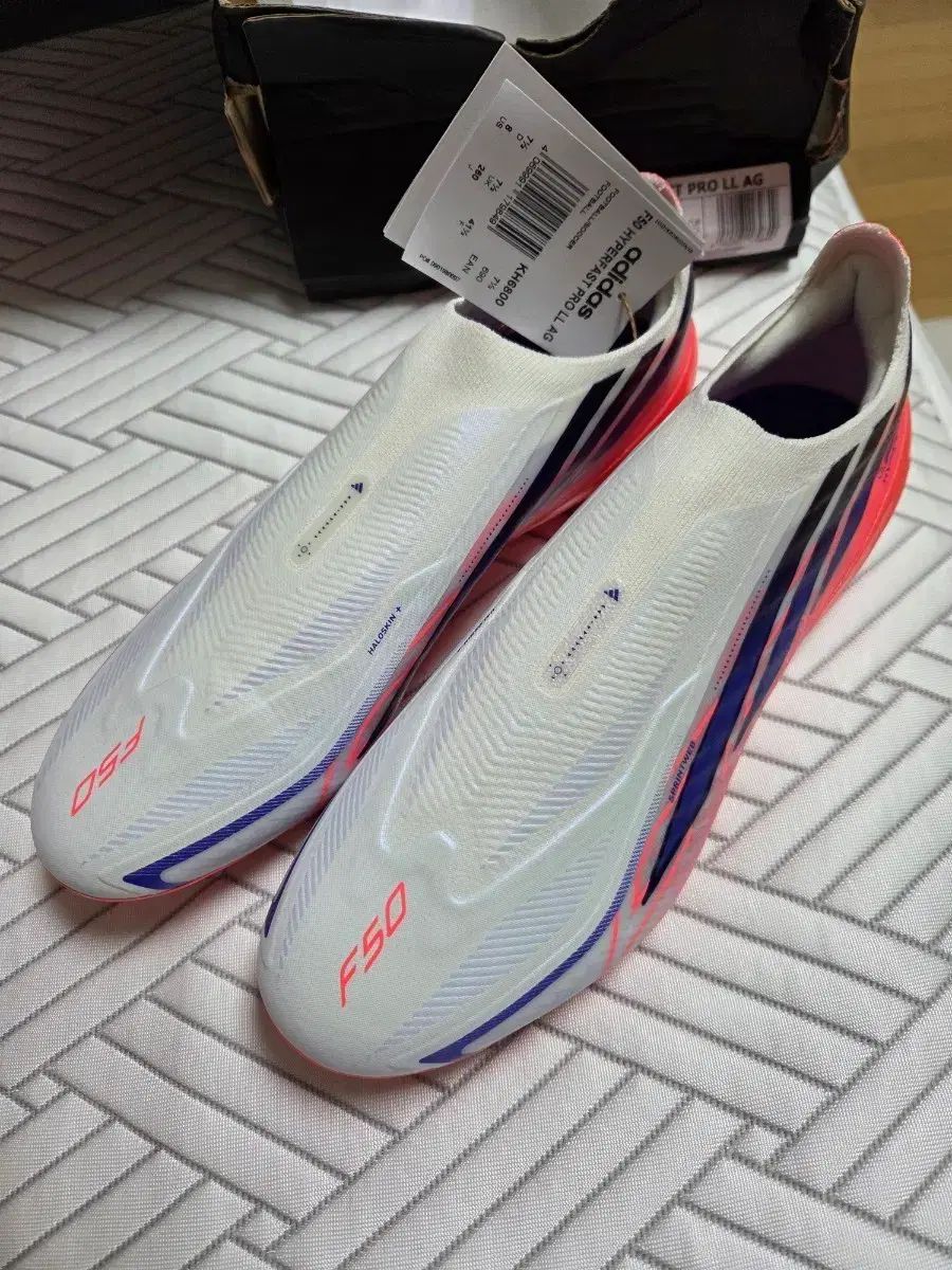 アディダス F50 ハイパーRESONANCE pt.1 The Past Ver. プロ LL AG クラウドパック 260