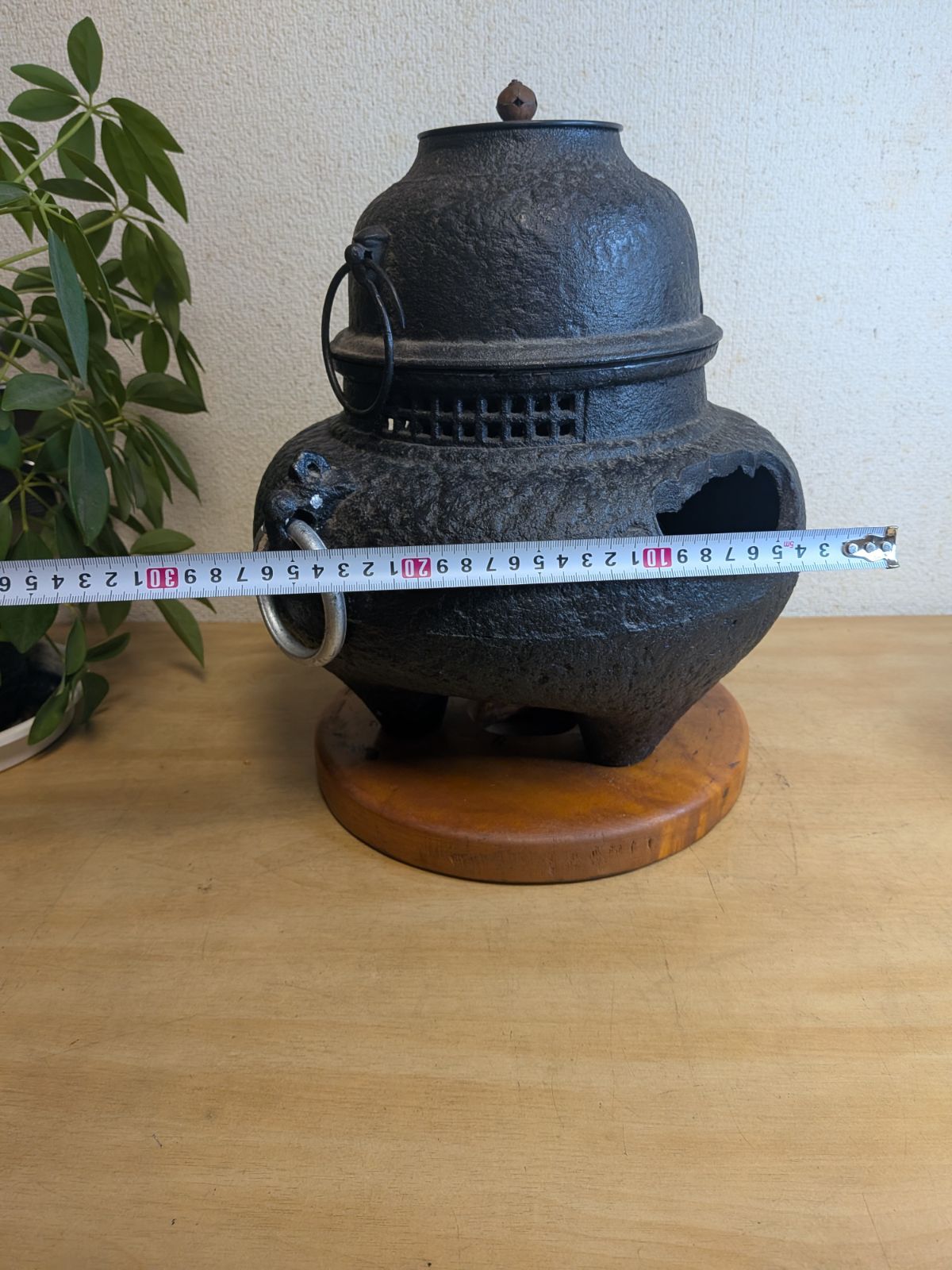 茶道具 鉄製 鬼面風炉 切合釜 茶釜 セット 木製台座付き 風炉釜 朝鮮