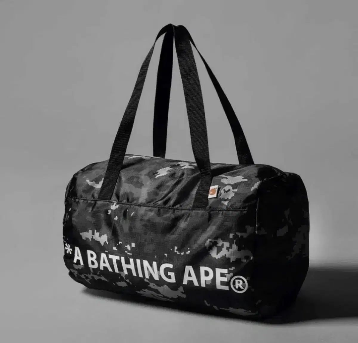 本日限定割引 当日発送) A BATHING APE アベイシングエイプ キャリアー