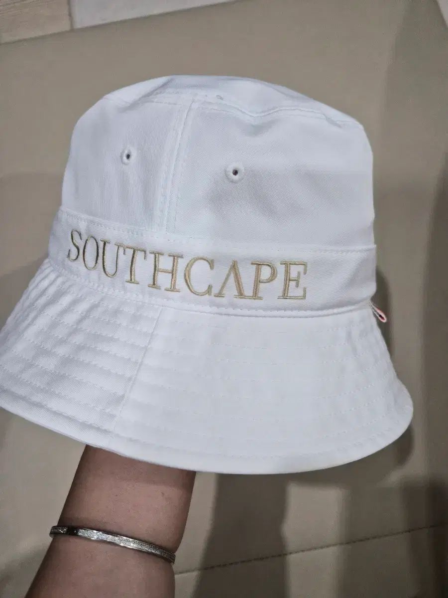 SOUTH CAPE バケットハット 白