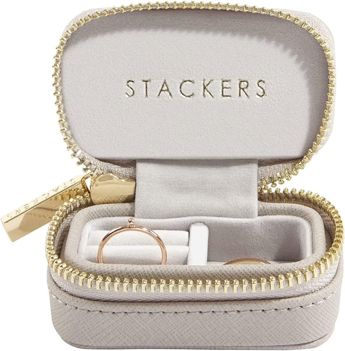 ★新品★STACKERS LONDON (スタッカーズ ロンドン) トラベル ジュエリーボックス 携帯用 アクセサリーケース 持ち運び 指輪 収納 サイズS (グレージュ) 722c28fe