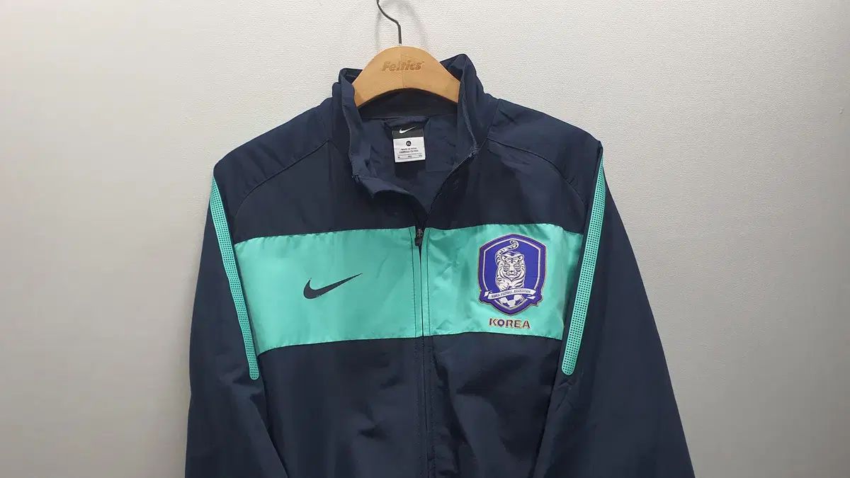 14 16 サッカー 韓国国家代表 ウーブン ジャケット 105 サイズ (横58 縦73)