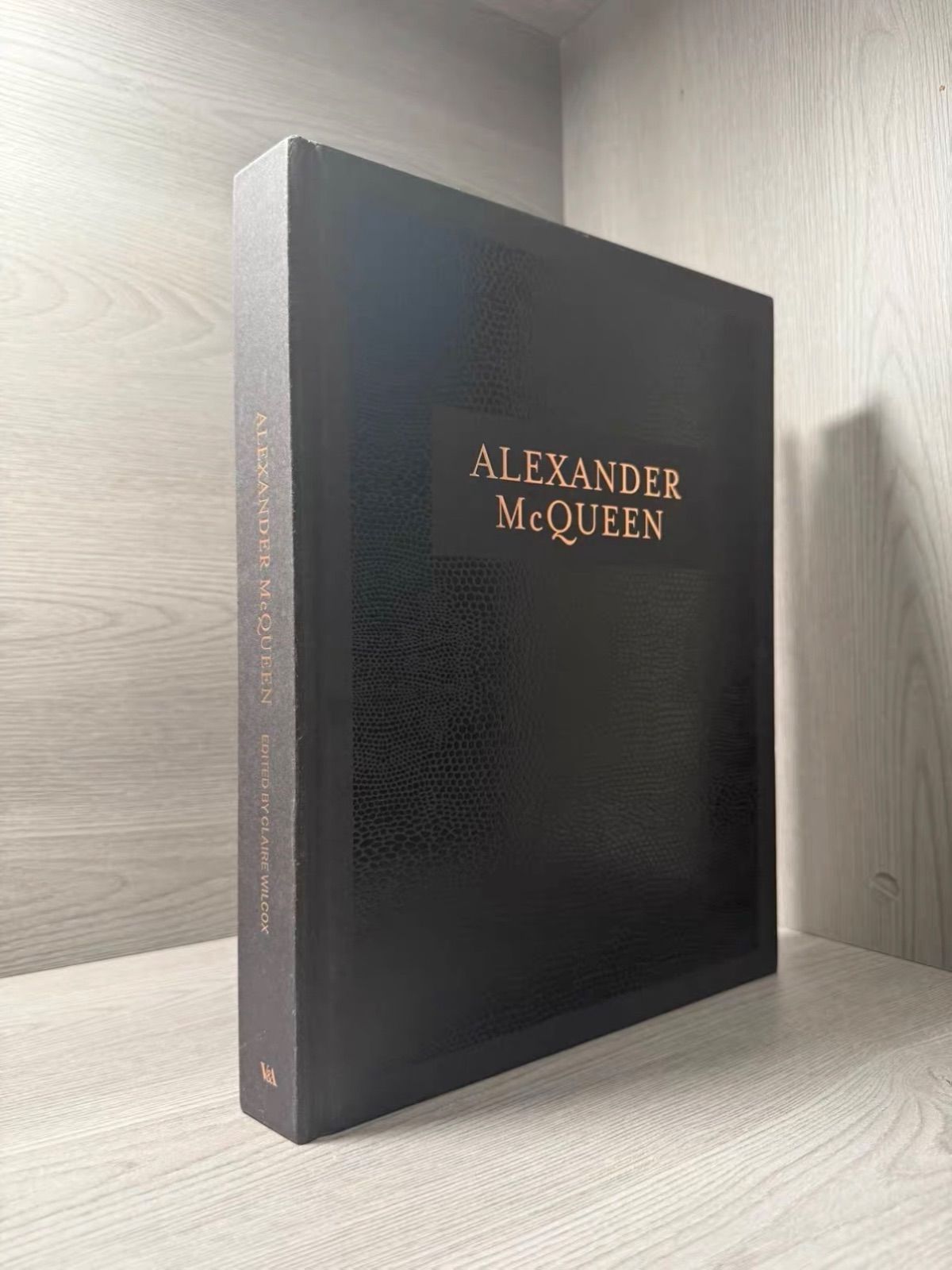 Alexander McQueen Savage Beauty アレキサンダー・マックイーン 回顧