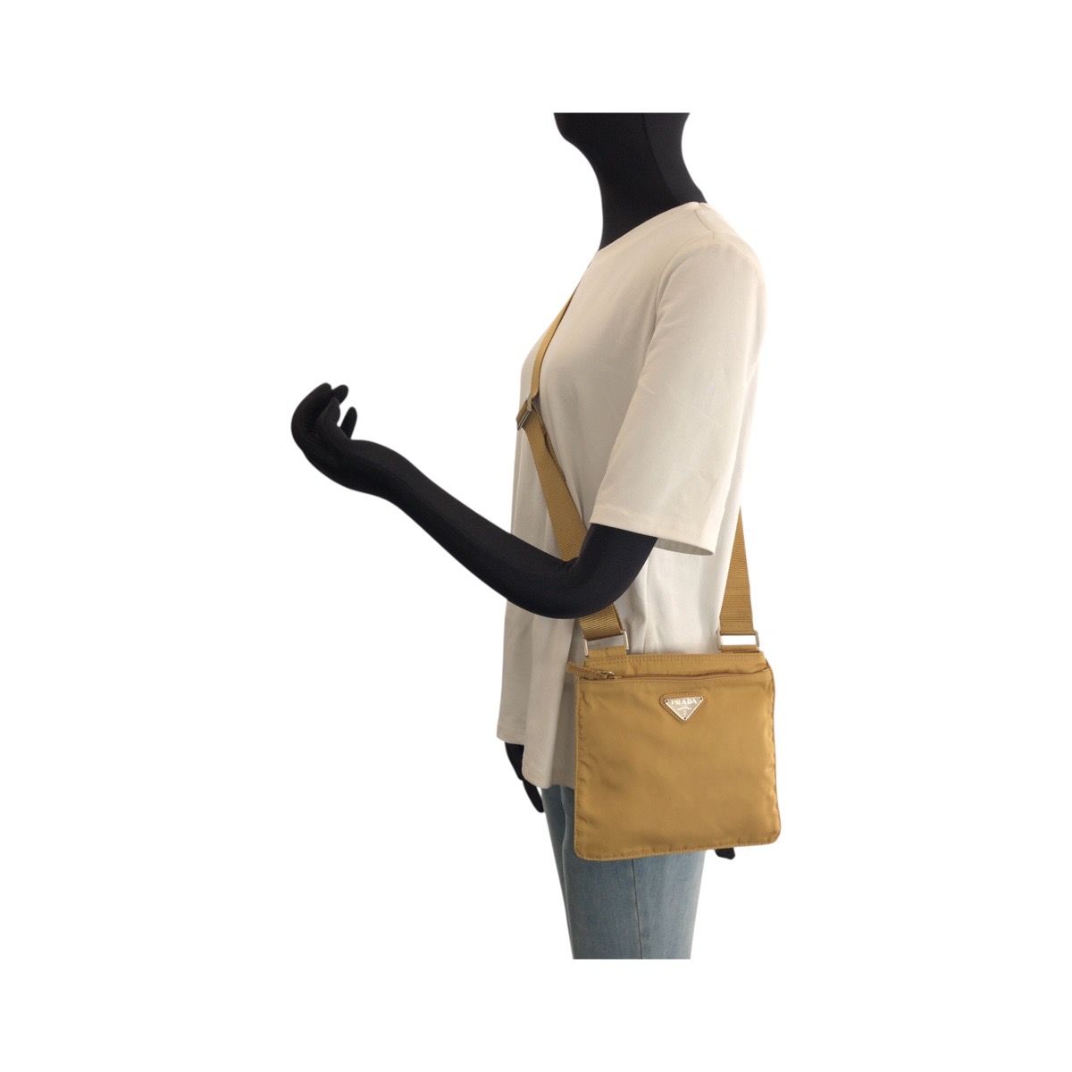 美品 PRADA プラダ テスート 三角ロゴプレート ベージュ シルバー金具