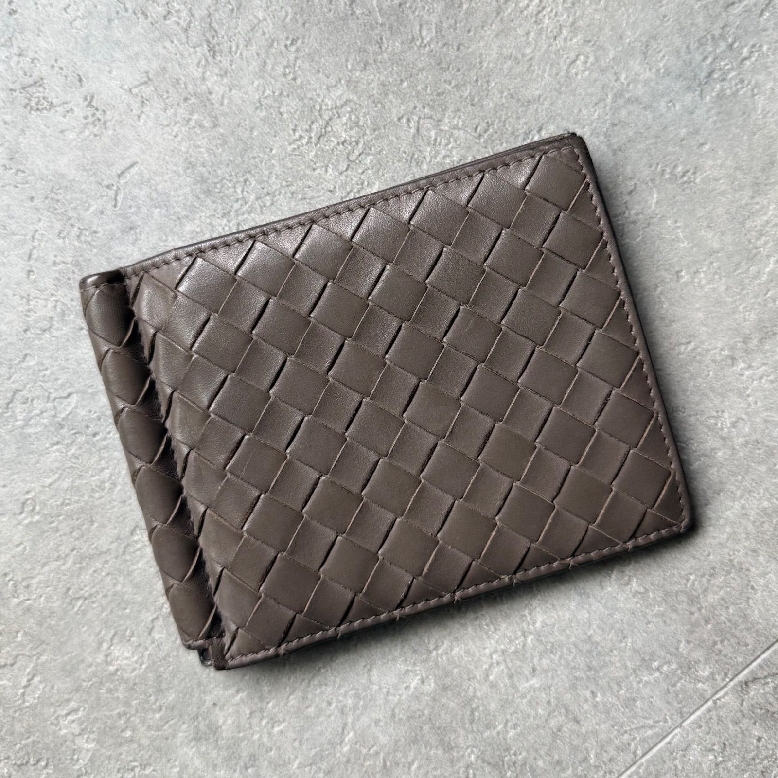 BOTTEGA VENETA ボッテガヴェネタ イントレチャート マネークリップ 二つ折り財布 カーフレザー ベージュ 2つ折り財布